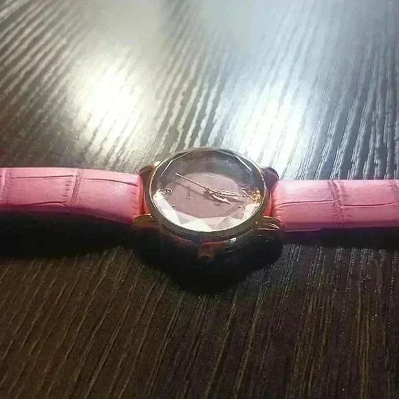 Pink beveled women's quartz watch - Picture 4 of 7